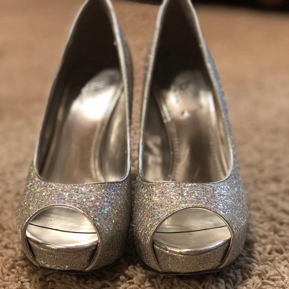 Opened Toed Silver Heels